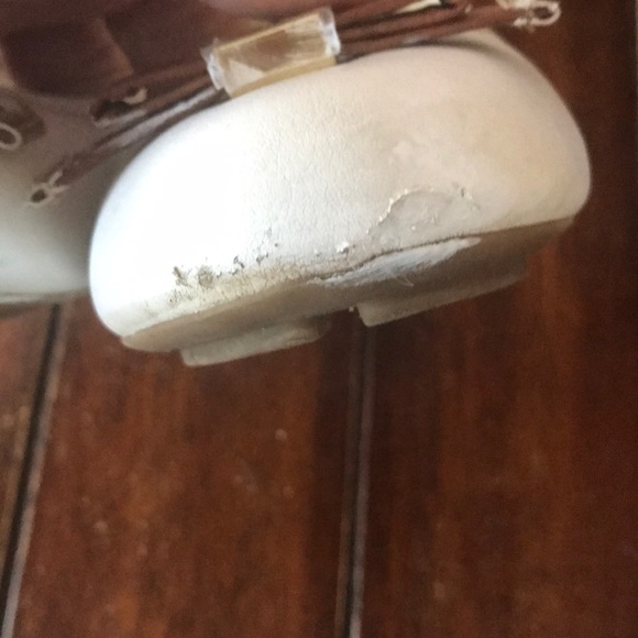 Kids Micheal Kors Shoe - Picture 3 of 3